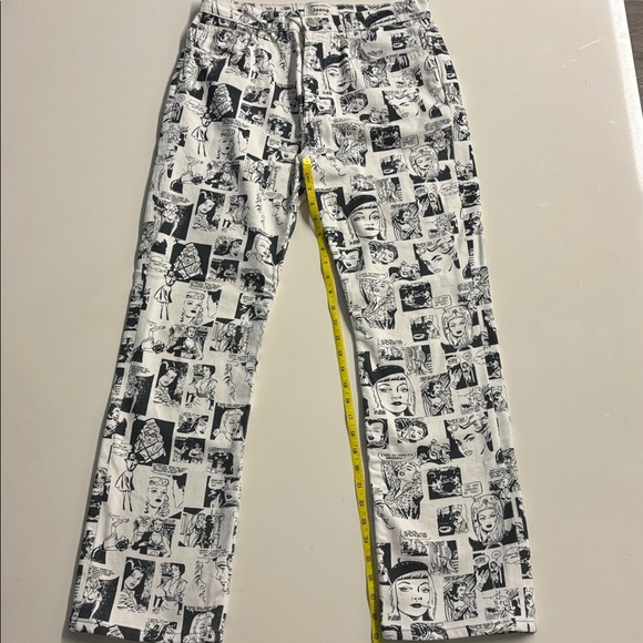 Reformation Newsprint/Comic Print Highrise Jeans - Picture 16 of 17
